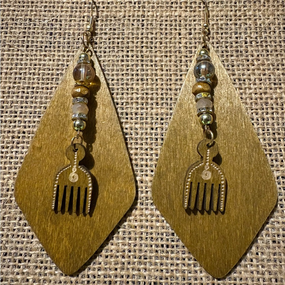 Elegant Gold Beaded Dangle Earrings. Black. Dark brown. Light brown.